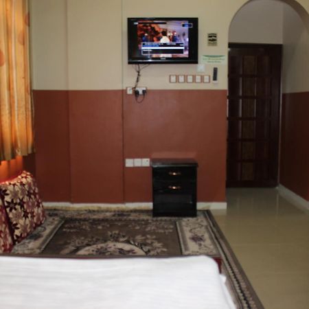 Five Continents Hotel เซอ ภายนอก รูปภาพ